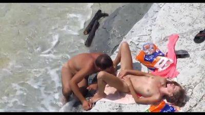 Voyeur On Public Beach Coitus - Hot Cunnilingus - hclips.com