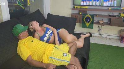 Minha Mulher Safada Me Fez Para De Ver O Jogo Para Tranzar, E Te A Bunda A Safada Me Deu 20 Min With Mirella Mansur - upornia.com