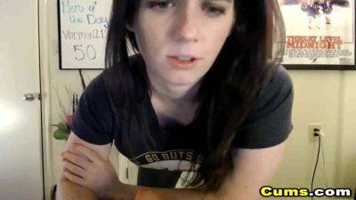 Provocative Coed Show Her Huge Rack And Bootie Live - hclips.com