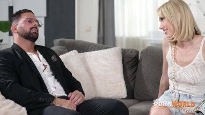 Sky Pierce And Candee Licious - Blonde And Take Back Stranger For Threesome Fun - hotmovs.com