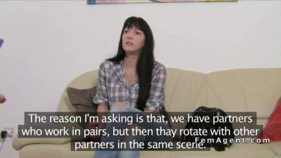 With Strap On Bangs Model - videomanysex.com