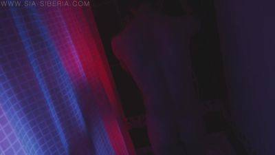 Sia Siberia - Sia Siberia - Freddys Cuming For You - upornia.com