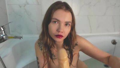 Orgazm With A Shower In The Bathtub And Suck - hclips.com