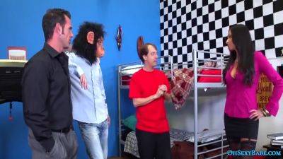 Anissa Kate - Lucky Friends Get Sucked Blowbang - hclips.com