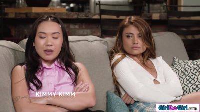 Wet pussy licking is always the solution - hotmovs.com