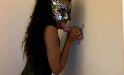 le jeu du gloryhole fait maison en mode pipe - txxx.com - France