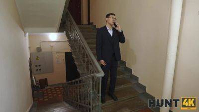 HUNT4K. Like an Anal Virgin - hotmovs.com