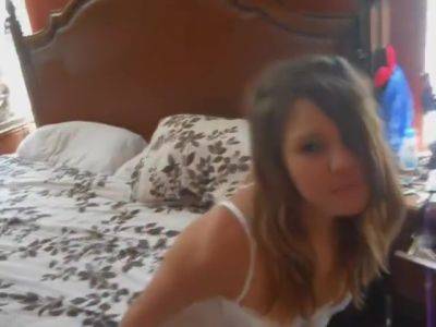 Brunette Teenage Blowjob Babe - hclips.com