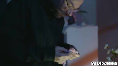 Violet Myers - New B-odyguar-d (05-05-2023) Streamvid.net - Violet Myers - upornia.com