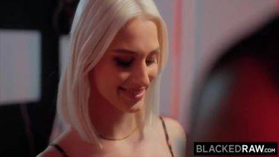 Christy White And Hollywood Cash - Petite Blonde Christy Has A Big Appetite For Bbc 12 Min - upornia.com