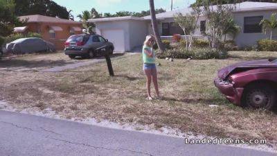 Teen Bangs Strangers Cock In Car On Camera - videomanysex.com