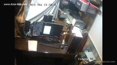 Hackers use the camera to remote monitoring of a lover's home life.600 - hclips.com - China