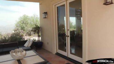 I got a horny groupie ifo me whos dream it is to suck my bbc - txxx.com