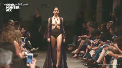 Braless Trends in Women's Fashion Style Compilation for Adventurous Dressers.6 - hotmovs.com