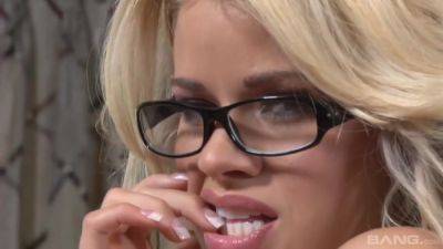 Secretary Passion With Jessa Rhodes - hotmovs.com