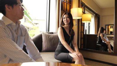 ラグジュTV 1740 「いろんな男優さんとSEXしたい」「鏡の前で●●れたい」屈託なく話す知性溢れる美女は三人の役員に尽くす変態秘書だった。恥じらいながらも紅潮する全身性感帯の美ボディから抑えきれない吐息と愛液が溢れ出る。 - txxx.com - Japan