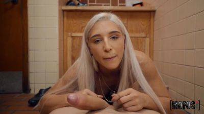 Abella Danger - Blondie Abella Danger Takes Dong In Wc - videomanysex.com