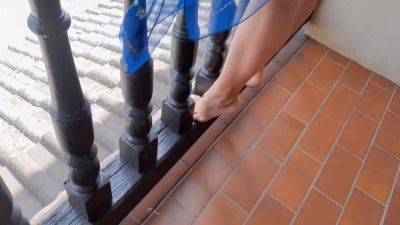 Selenas Sexy Posing Pee Spending And Sex - hclips.com - Germany