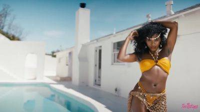 Nicole Kitt - Nicole Kitt In Totm - Sun Goddess - upornia.com