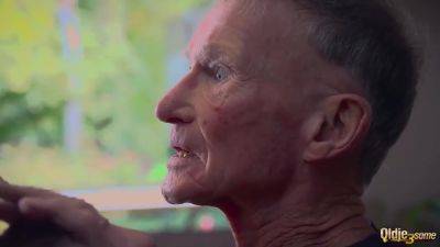 Nesty And Kitten - upornia.com