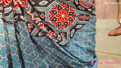 New Wife Standing Pee Outdoor - desi-porntube.com - India