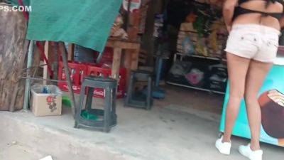 Mi Hermanastra Y Yo En El Rio - hclips.com