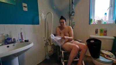 Paraplegic In The Shower And Doing Jobs - hclips.com - Britain