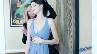 Seduces Horny Teen - hotmovs.com