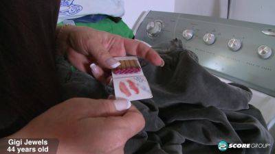 Fucking Gigi's Plumbing - hotmovs.com