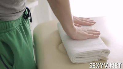 Girl Does A Perfect Blowjob - upornia.com