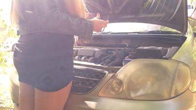 Squirts In The Supermarket Parking Lot - hclips.com