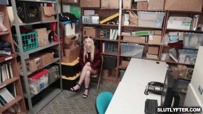 Officer Screwing Darcie Belles Twat - videomanysex.com