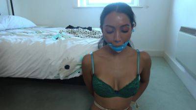 british babe cleave gagge in bed - upornia.com - Britain