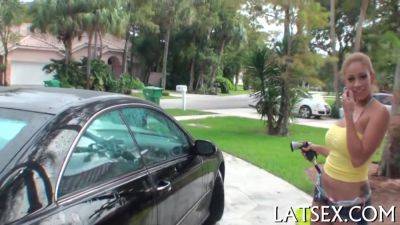 Sticking Hunks Rod Inside Beauty - videomanysex.com