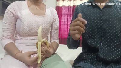 Jiju Ne Sali Ko Banana (kela) Bol Kar Apne Lund Khila Diya Virgin Sali Jor Se Chilaya Jab Jiju Lund Ghusaya Sali Ke Chut Main - hotmovs.com - India