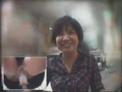 03541 Acme in agony on bicycle - hclips.com - Japan