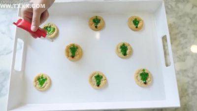 Skye Blue - Blonde Skyes Christmas Cookies - Hardco - Skye Blue - hotmovs.com