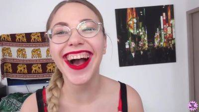 No Sweat With Selvaggia Babe - HeavyOnHotties - hotmovs.com