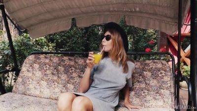 Belka Sunbathing Day - hotmovs.com