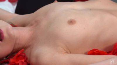 Rose Petals - hotmovs.com