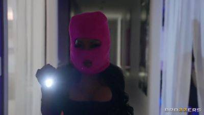 In Robbing The Sex Freaks Part 2 In 4k - upornia.com