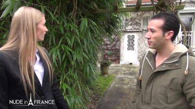 Kelly Doll S - Gorgeous Blonde With Beautiful Long Hair Gets Banged By Her Gardener - upornia.com