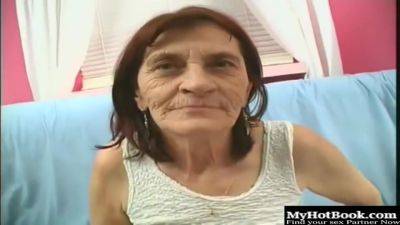 Teethless Granny - hotmovs.com