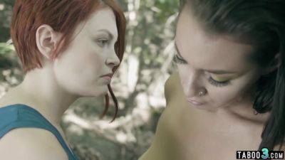 Curious Scientist Discovers An Enigmatic Womans Pussy - videomanysex.com