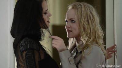 What Facesitting Is Angellina Mia - videooxxx.com