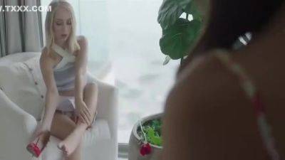 Red Roses - hotmovs.com