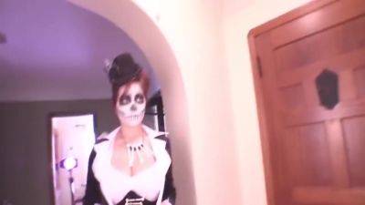 Her Oiled Up Ddd Natural Tits - Tessa Fowler - hclips.com