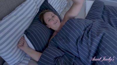 Hot Appetizing Stepmom - hclips.com