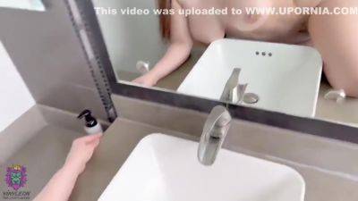 Thick Bum Babe Uses Her Phat Twat To Destroy Dick - upornia.com