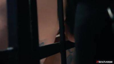 Milf In The Jail Enjoys Cunnilingus - videomanysex.com